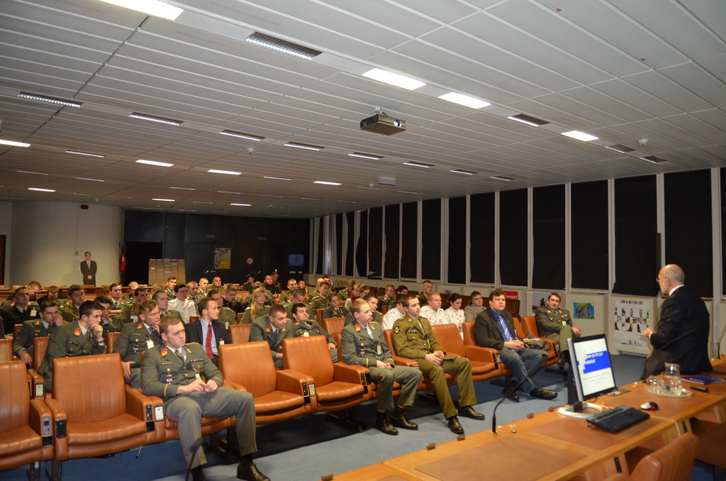 Image slide 21